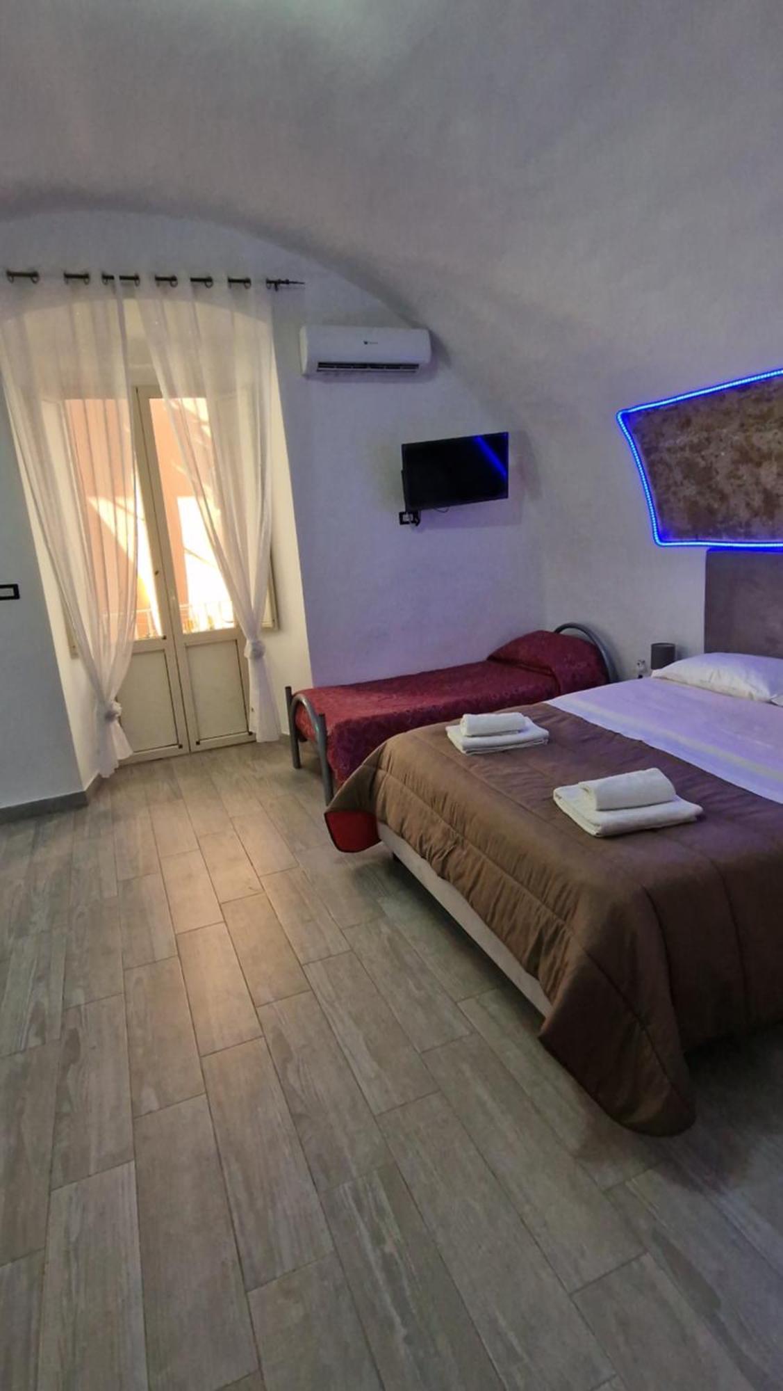 Appartamento Intero Casa Vacanze Espo Nápoles Exterior foto